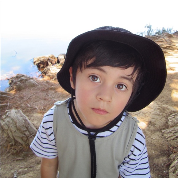 Meet your Posher, Alix - Picture 7 of 7